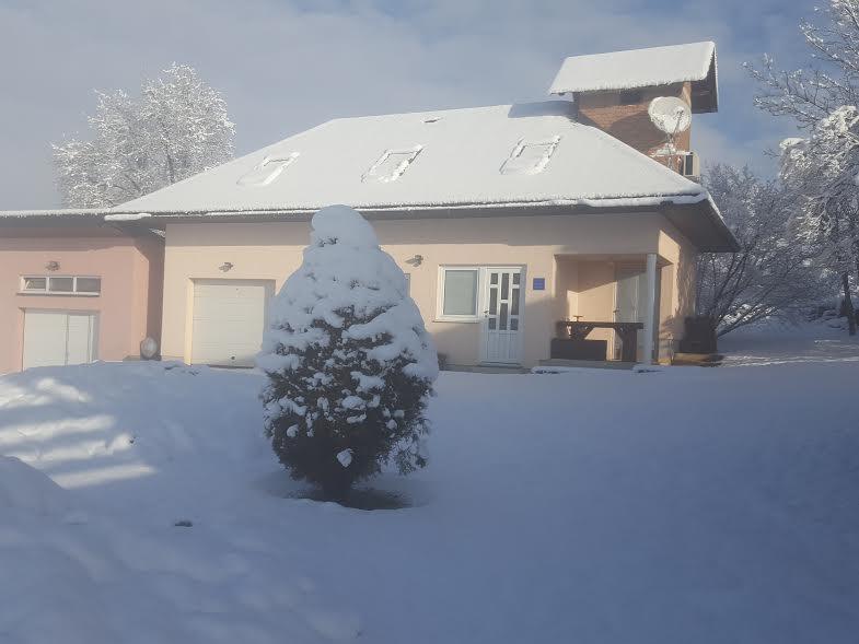 Apartment Oreskovic Otočac Eksteriør billede