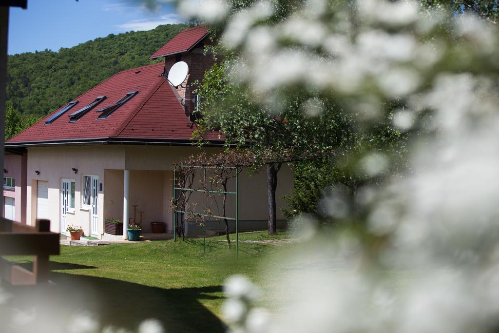 Apartment Oreskovic Otočac Eksteriør billede