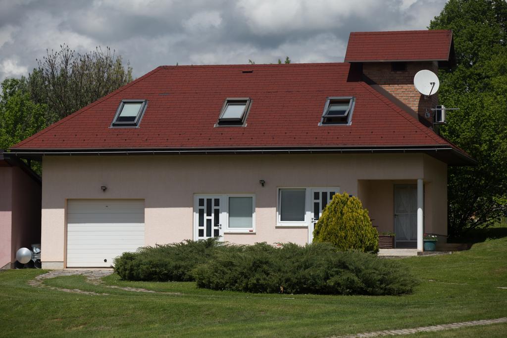 Apartment Oreskovic Otočac Eksteriør billede