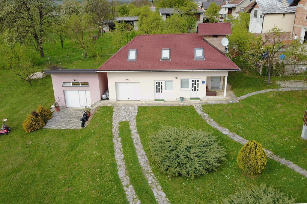 Apartment Oreskovic Otočac Eksteriør billede