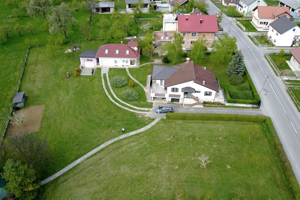 Apartment Oreskovic Otočac Eksteriør billede