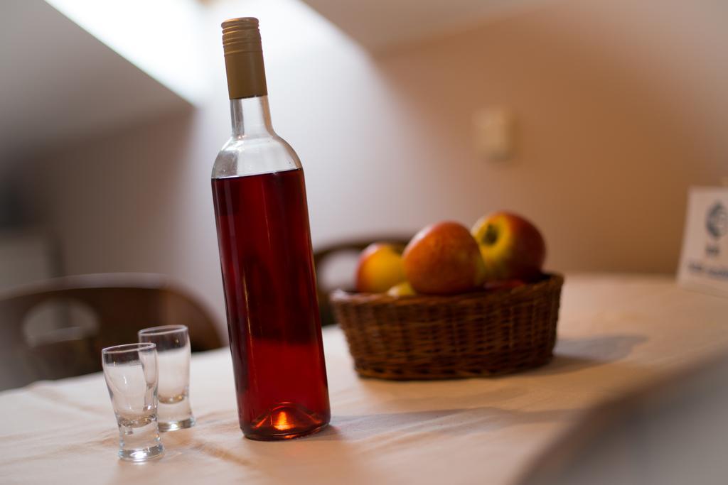 Apartment Oreskovic Otočac Eksteriør billede