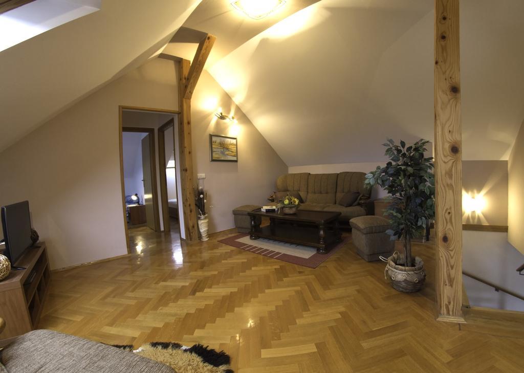 Apartment Oreskovic Otočac Eksteriør billede