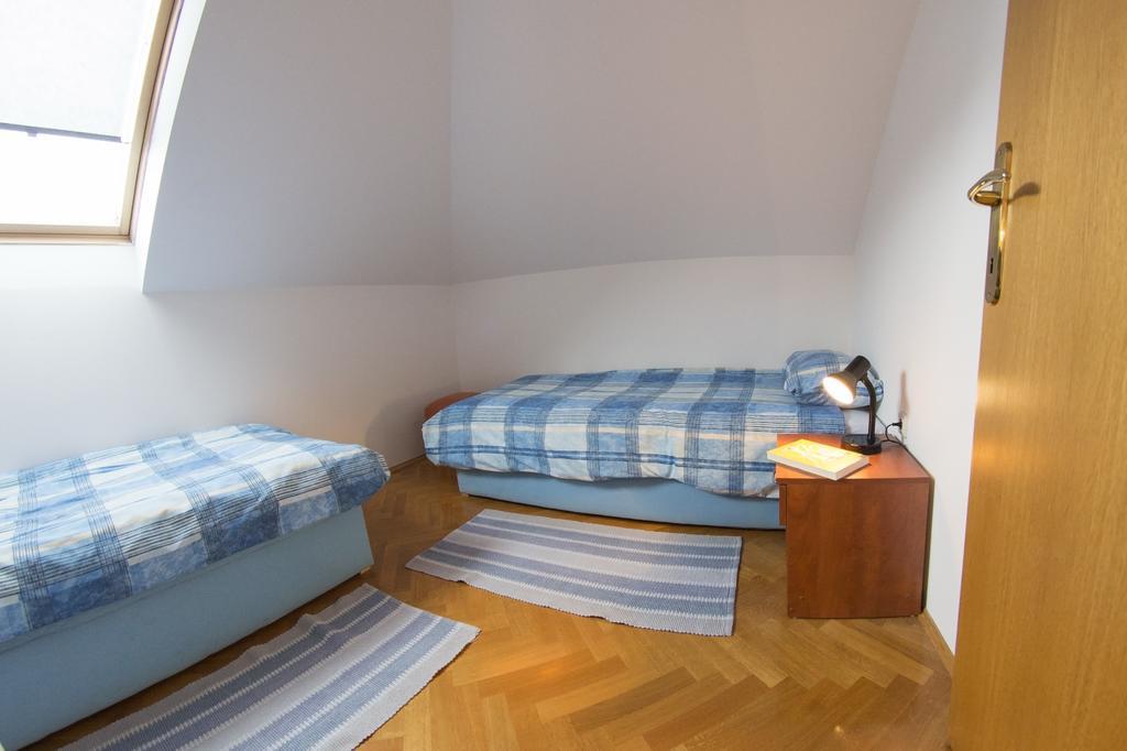 Apartment Oreskovic Otočac Eksteriør billede