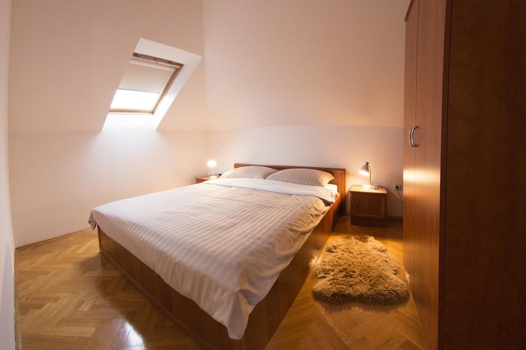Apartment Oreskovic Otočac Eksteriør billede