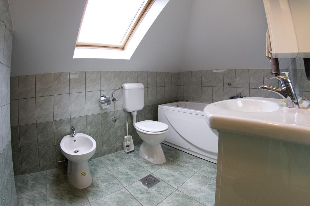 Apartment Oreskovic Otočac Eksteriør billede