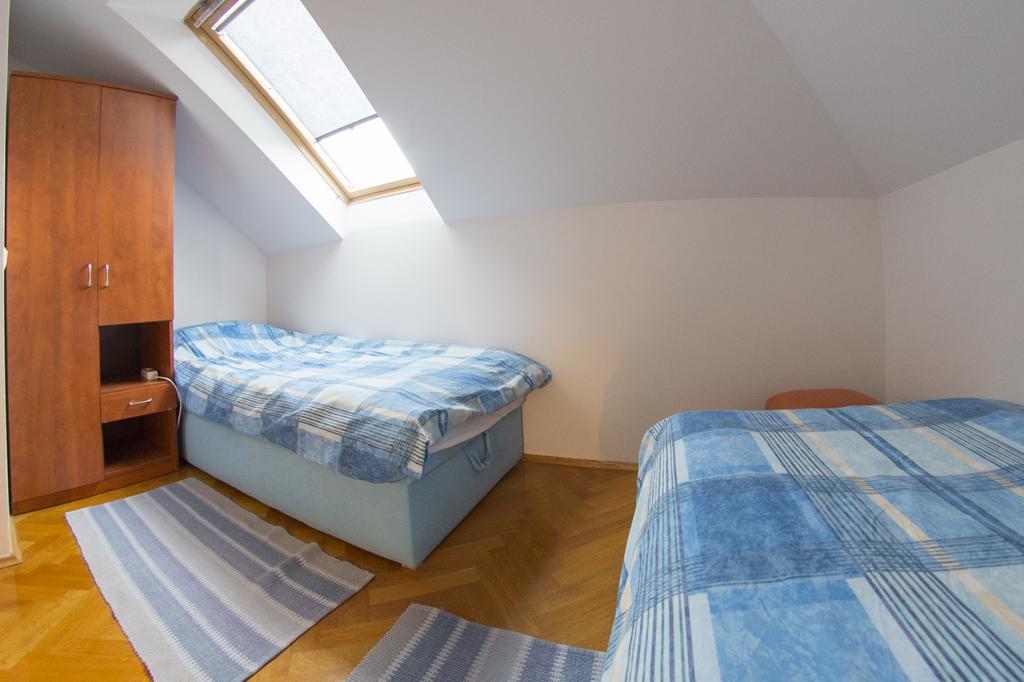 Apartment Oreskovic Otočac Eksteriør billede